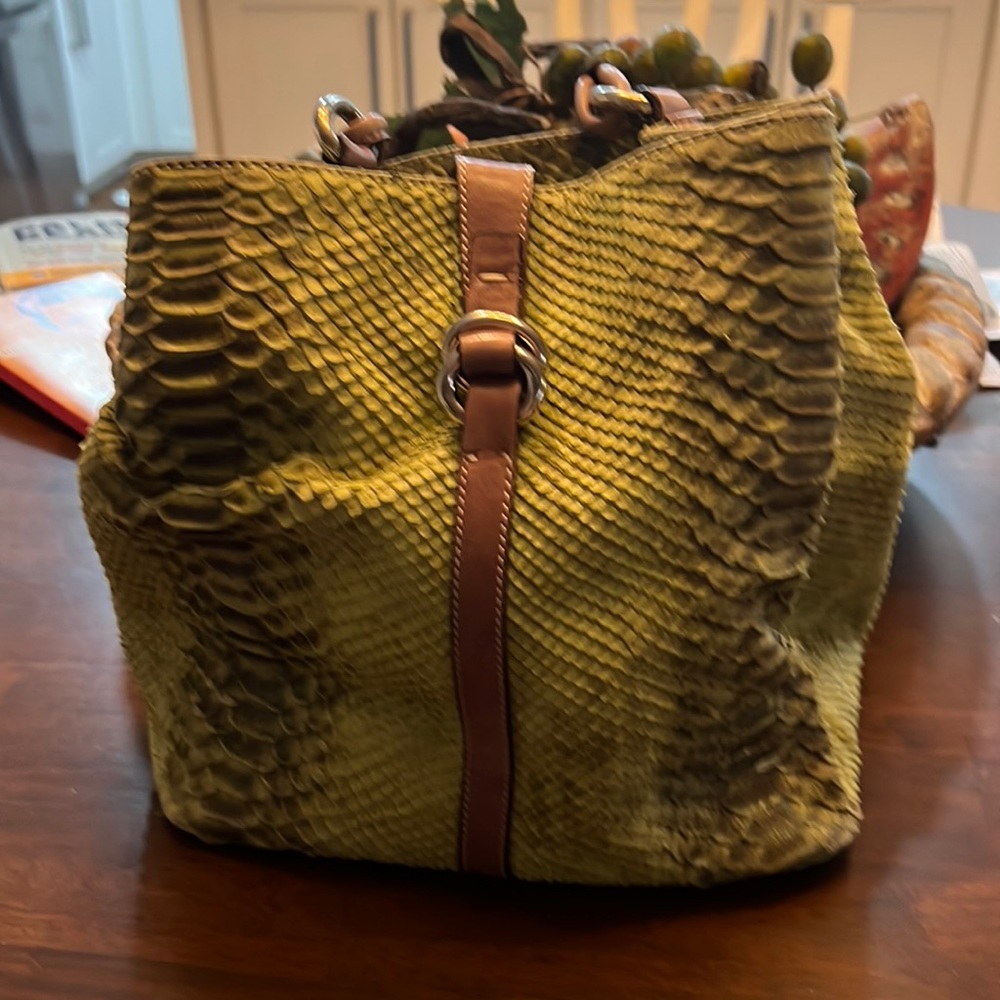 Medium size purse